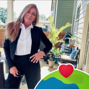 Meet your Posher, Gina